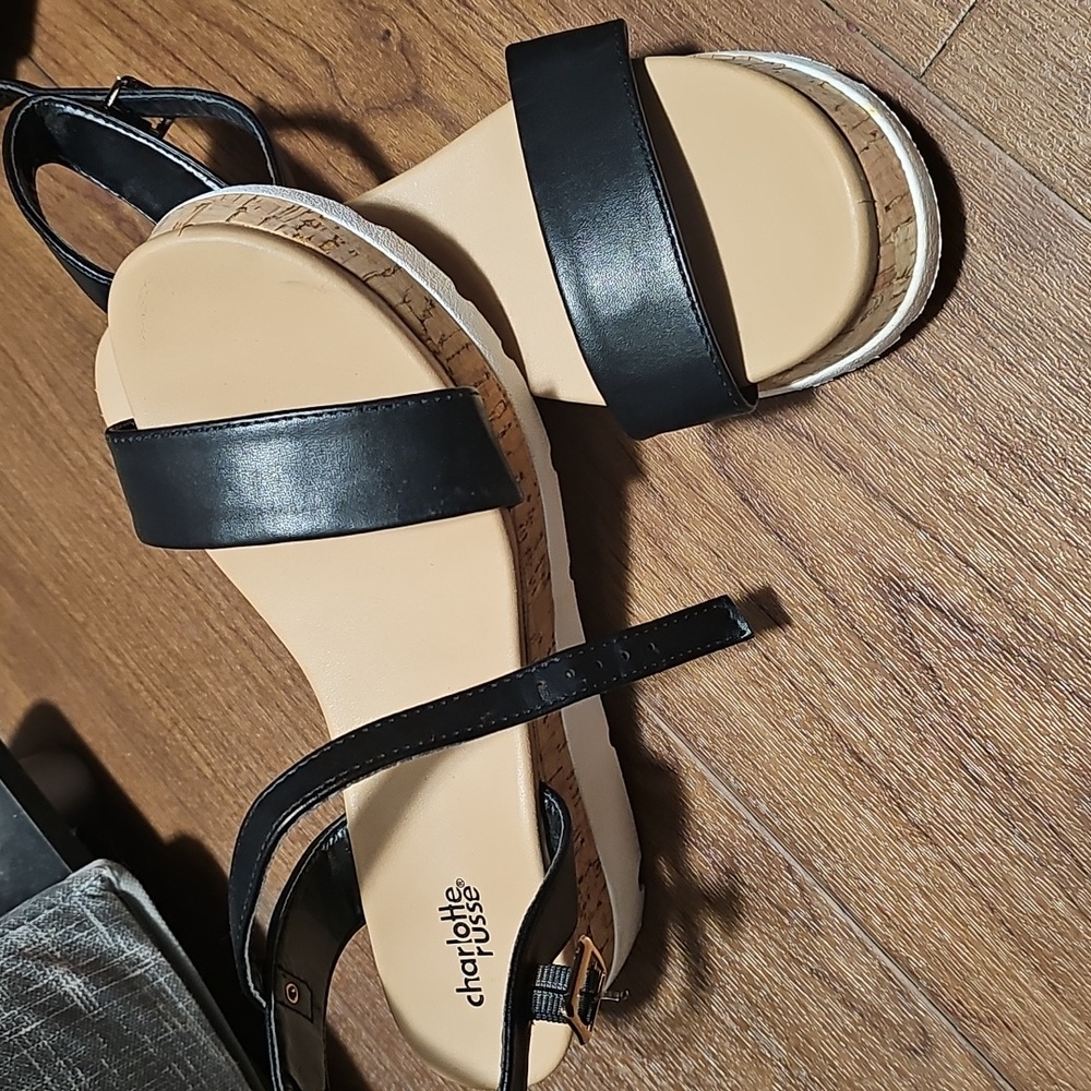 Sandals - Picture 1 of 2